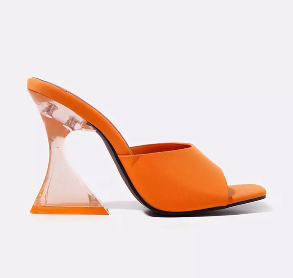 Chinelo cor de laranja da Mr.price