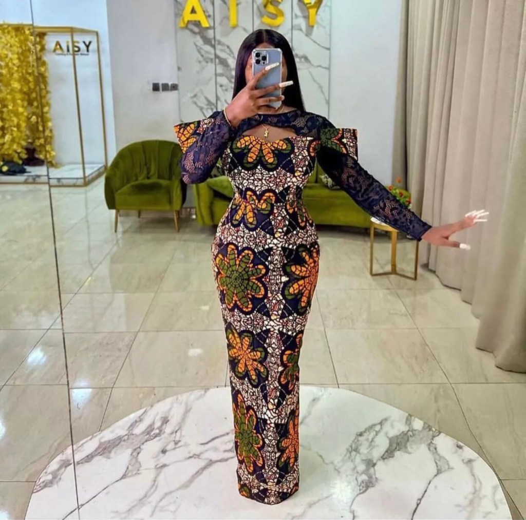 Vestido de capulana com estampa de flores