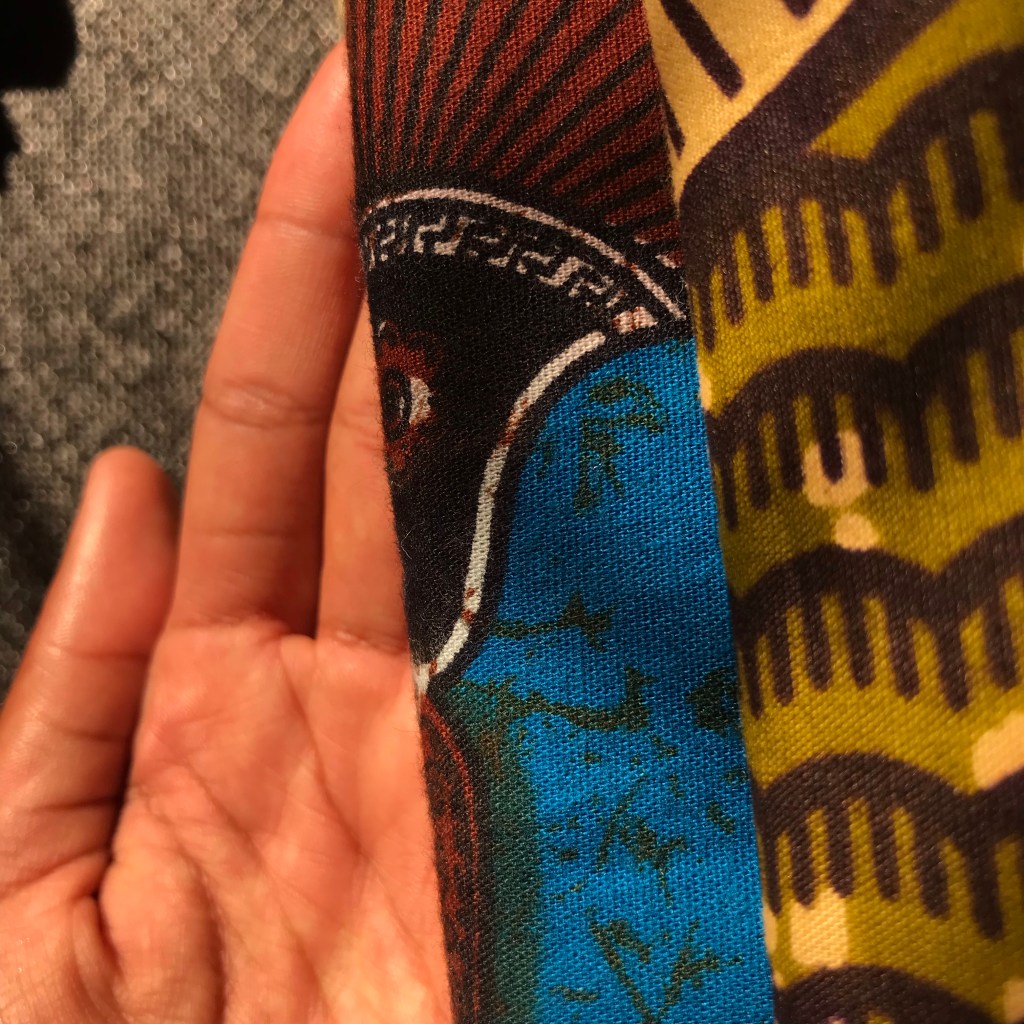 Foto demonstrando qualidade de uma capulana de algodão 