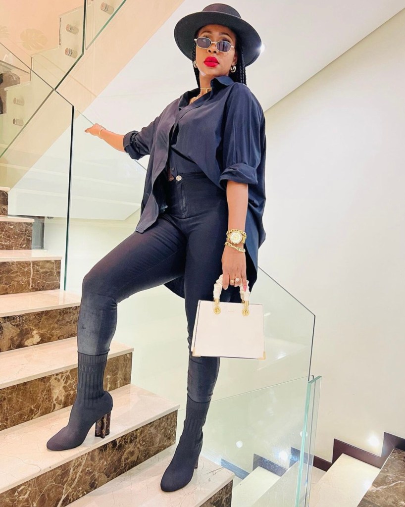 Looks da cantora Liloca