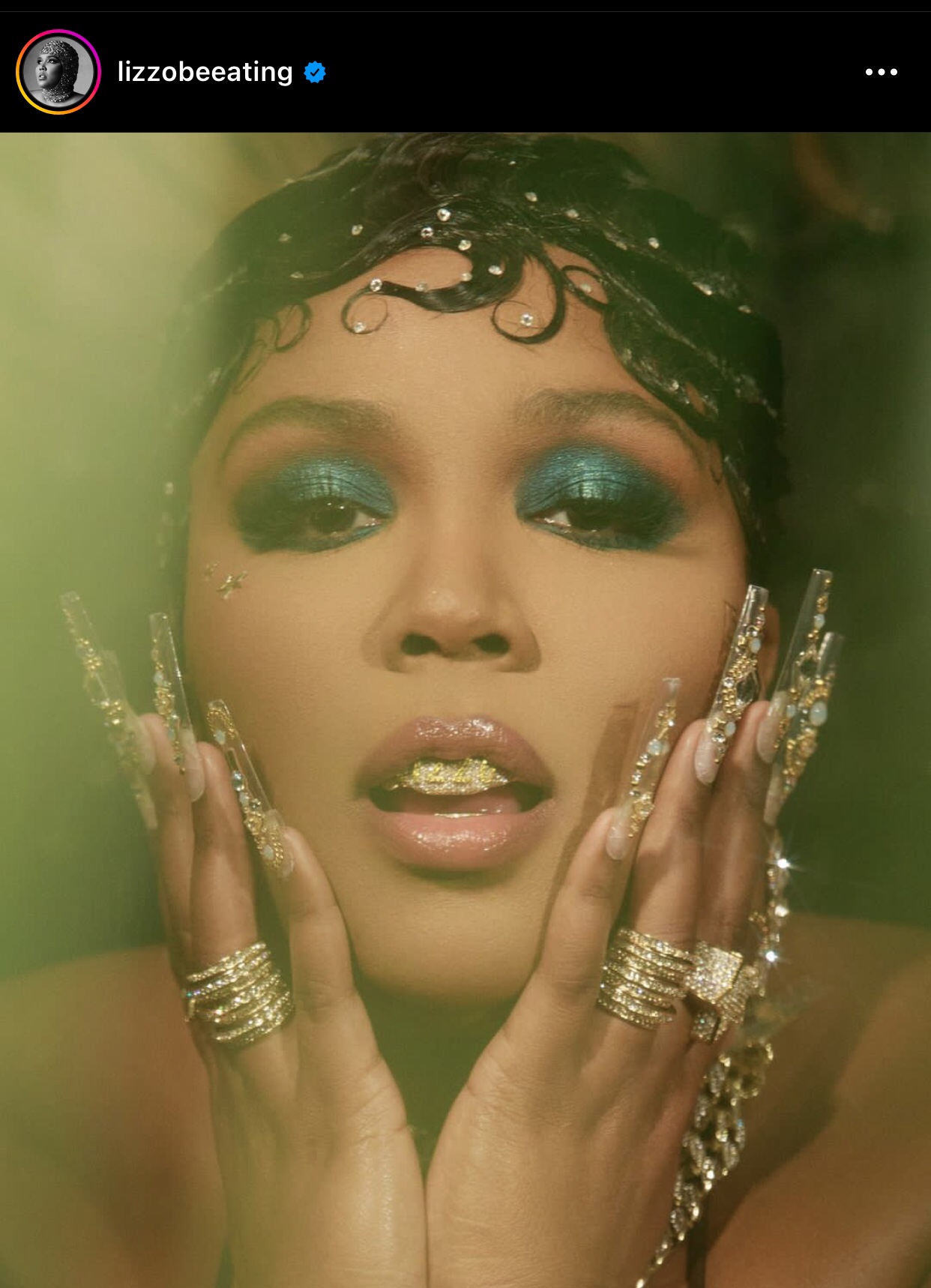 Unhas lindas da Lizzo