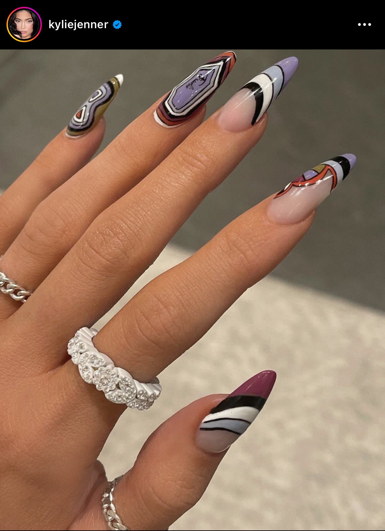 Unhas lindas e decoradas da Kylie Jenner