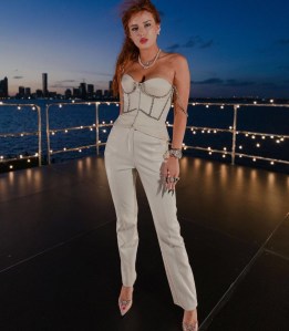 Inspiração de look de patricinha adulta, bella thorne