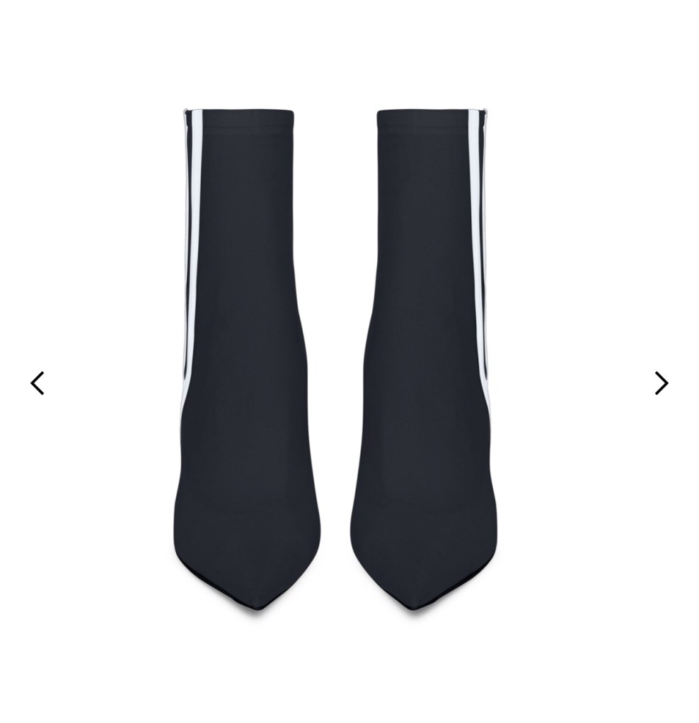 Botas pretas de bico fico Balenciaga e adidas