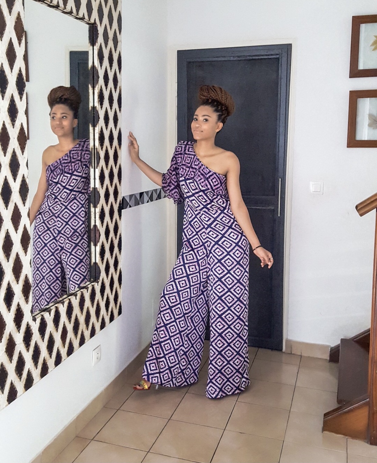 Macacão de capulana gola assimétrica