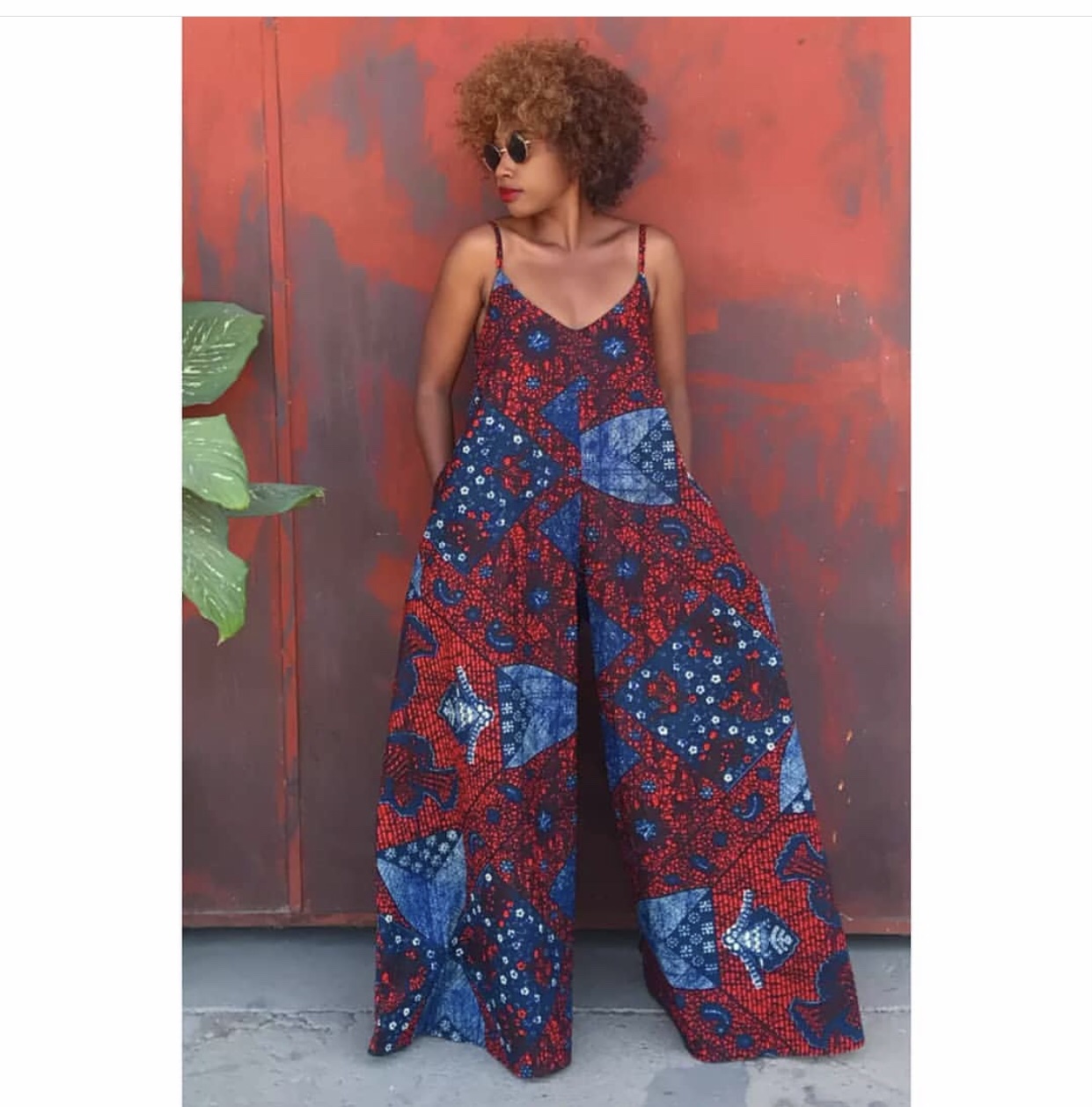 Macacão de capulana pernas largas