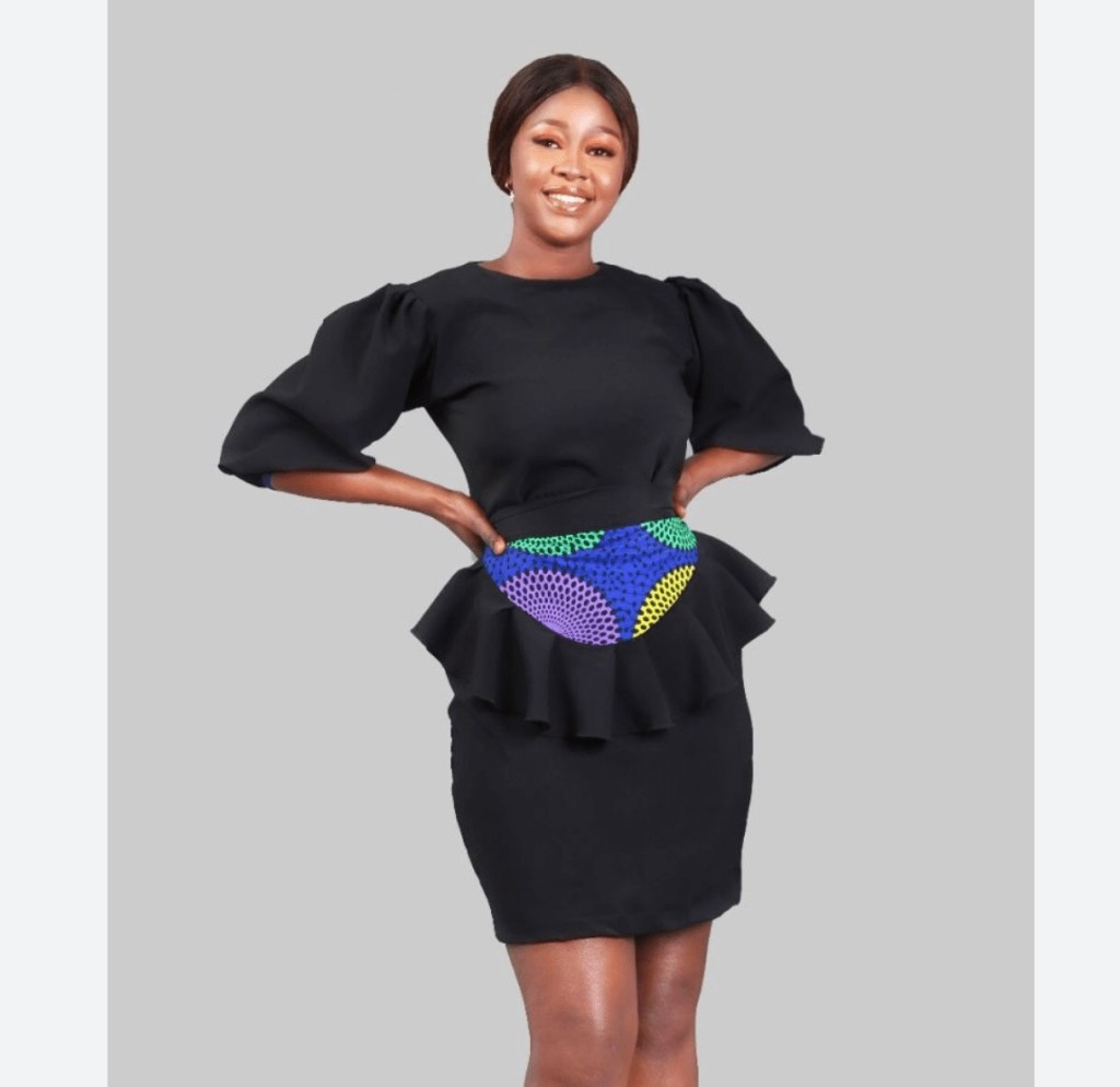 Vestido peplum de com detalhe em capulana