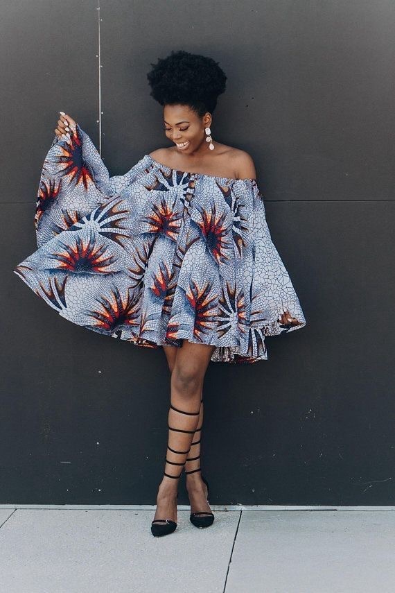 Vestido de capulana para jovem com os ombros de fora